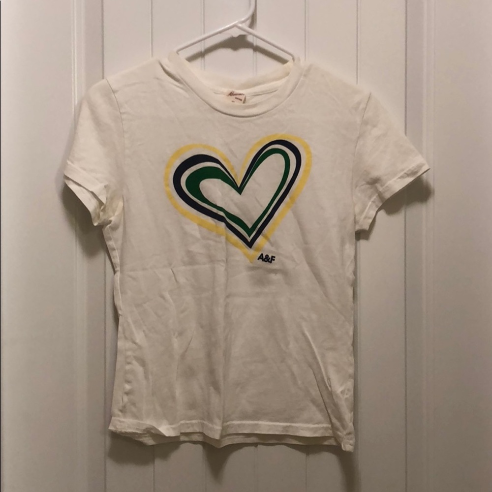 Abercrombie Vintage heart tee